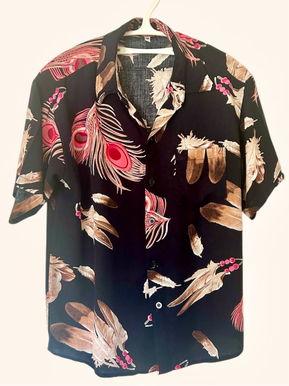 Black Feather Print Short Sleeve Button-Up Shirt Vintage Men's size Medium